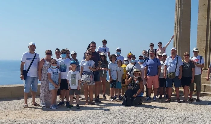 Ștefania le-a arătat și le-a povestit turiștilor români despre cele mai frumoase locuri din insula Rhodos