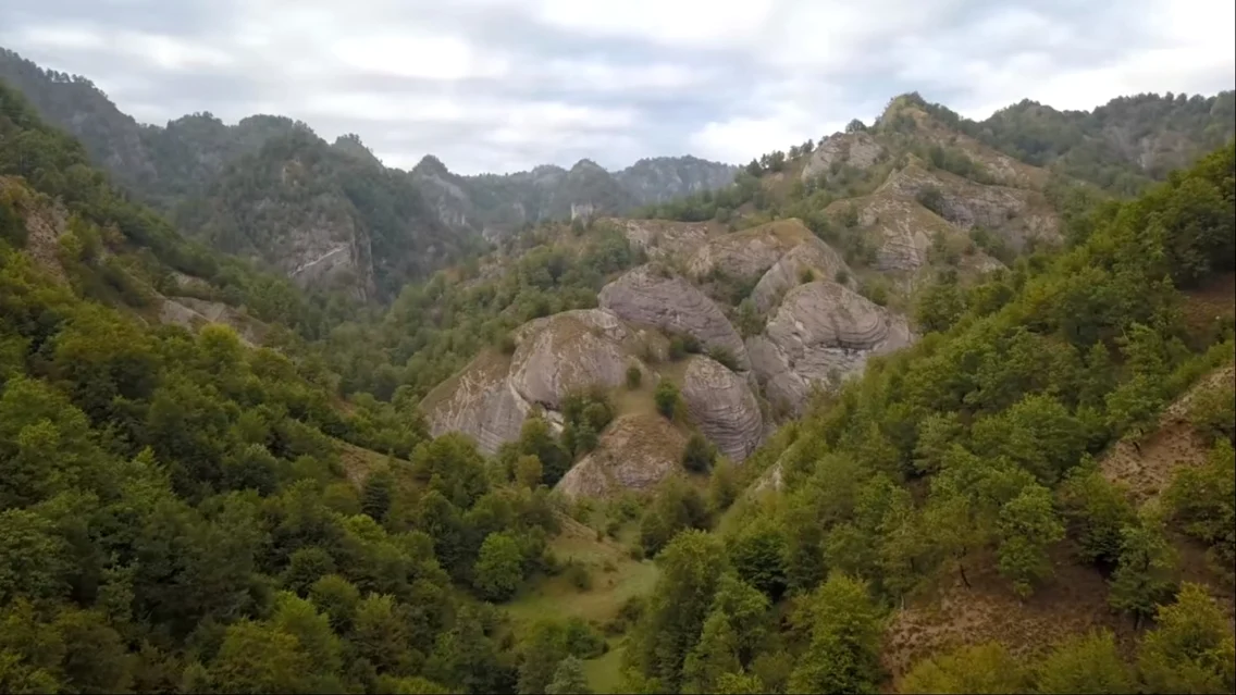 Stâncăriile Doabrei - Parcul Naţional Cozia - Vâlcea Foto Adevărul - credit Denis Fîşcă
