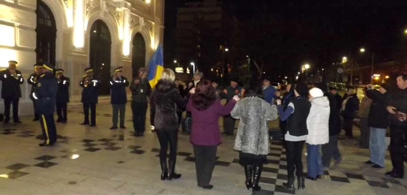 Severinenii s-au prins în horă FOTO Alexandra Georgescu