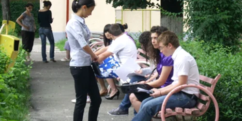 Bacău: Sute de copii primesc alocaţii europene