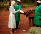 Regina Camilla la orfelinatul de elefanți din Kenya