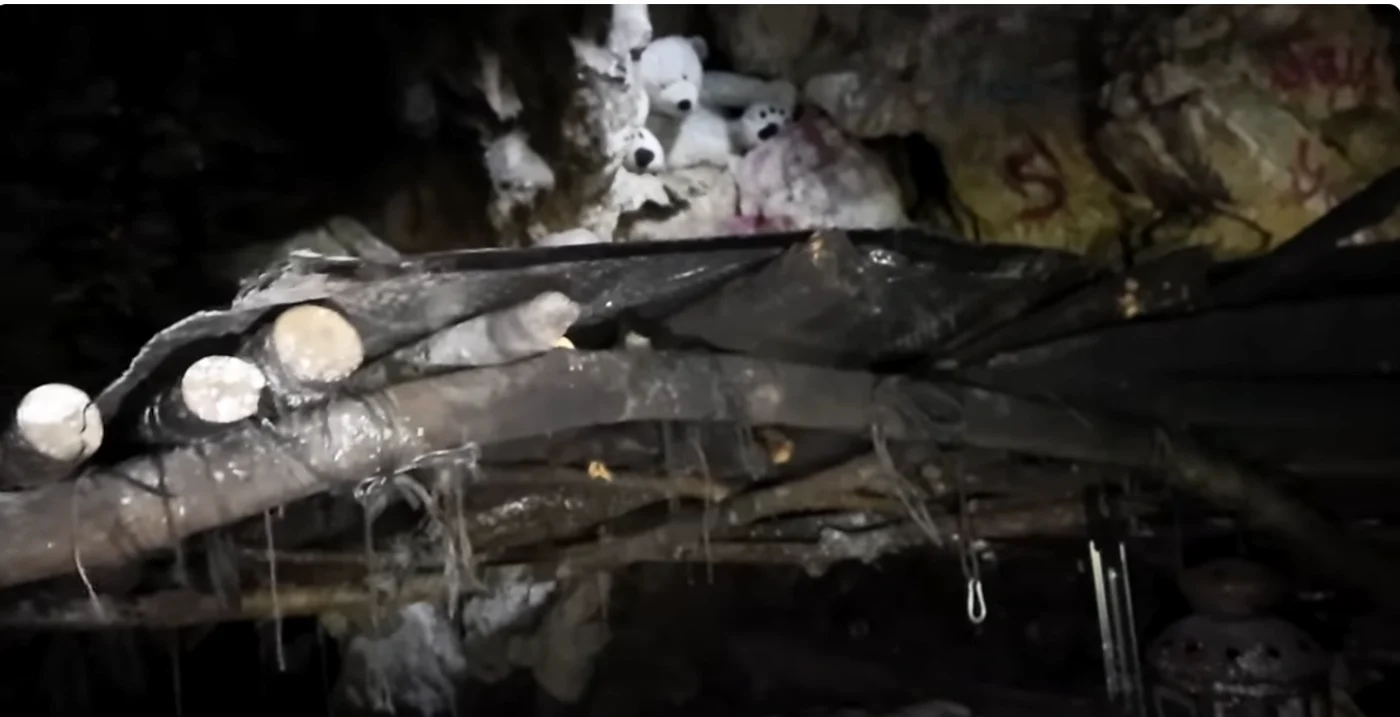 Realitatea din peșterile Bristolului. FOTO Captură YouTube Joe Fish