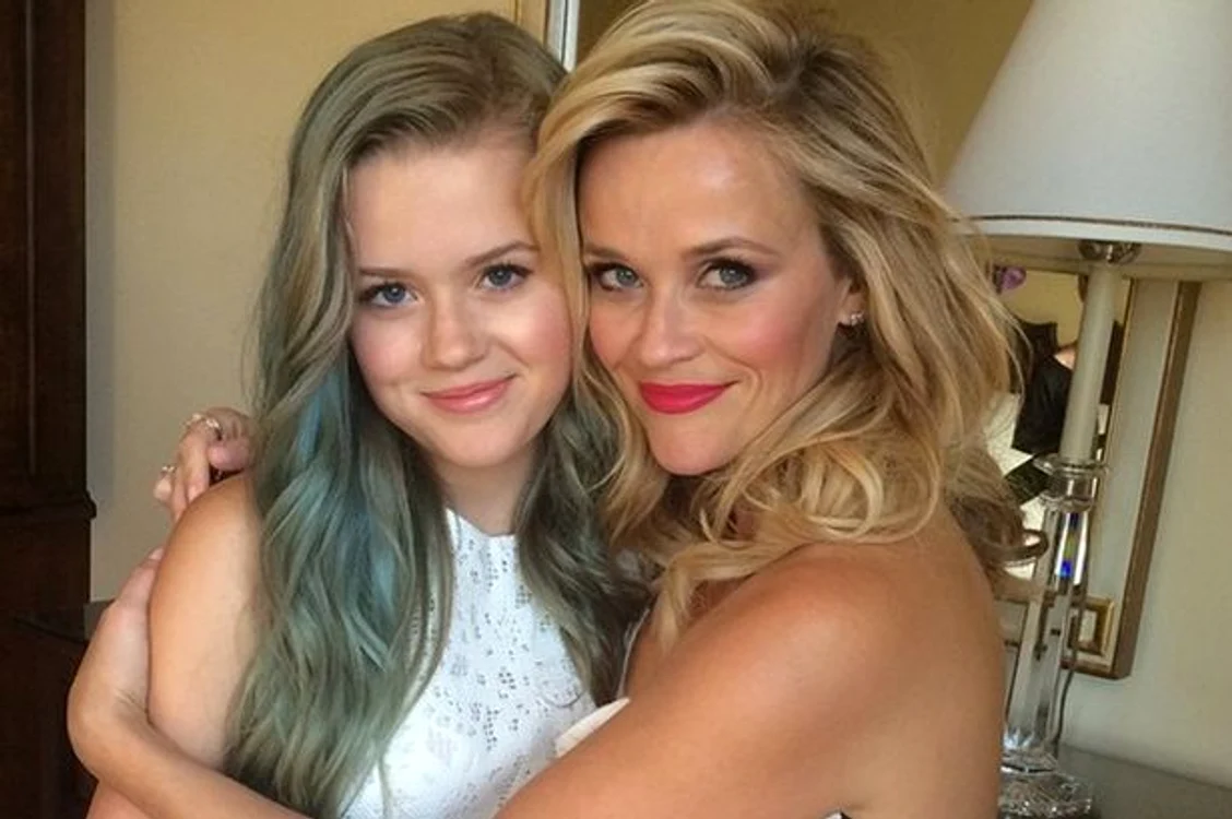 
    Reese Witherspoon şi fiica ei sunt identiceFoto: Arhiva personală  