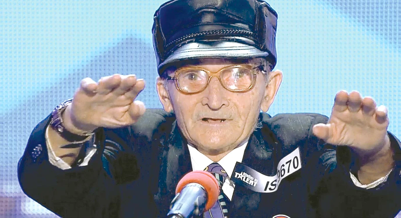 A cântat şi a gesticulat