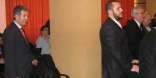 Dionisie Dumitrașcu (stânga) a fost protagonistul unor scene jenante la ședința de Consiliu Județean