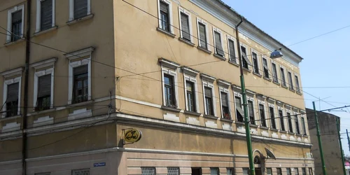 Casa cu lacăt