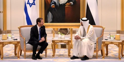 Preşedintele Israelului Isaac Herzog cu prinţul moştenitor Mohammed bin Zayed conducătorul de facto al Emiratelor Arabe Unite foto twitter  יצחק הרצוג Isaac Herzog 