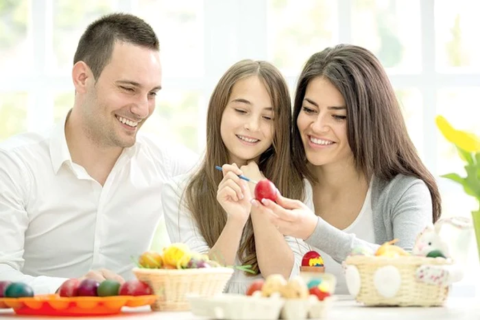 Pentru majoritatea românilor, Sărbătorile de Paști nu sunt reale dacă nu există pe masă ouă vopsiteFoto:123.rf