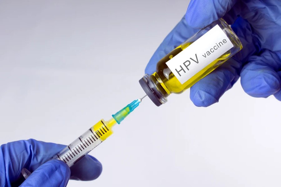  Vaccinarea anti-HPV gratuită, extinsă pentru toate fetele şi băieţii cu vârste între 11 şi 26 de ani. Legea merge la promulgare