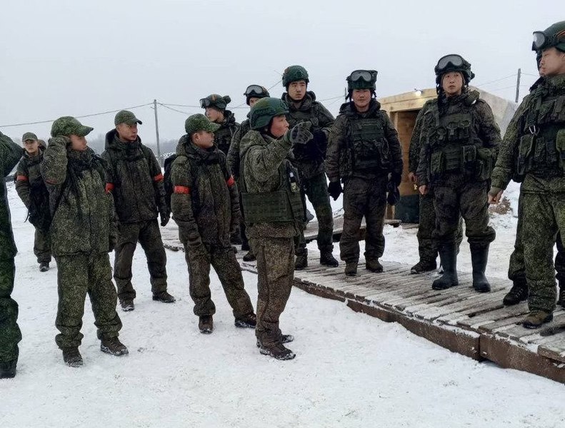 Devet severnokorejskih vojakov umrlo med operacijami razminiranja v Kursku, Kim Jong-Un jih je odlikoval