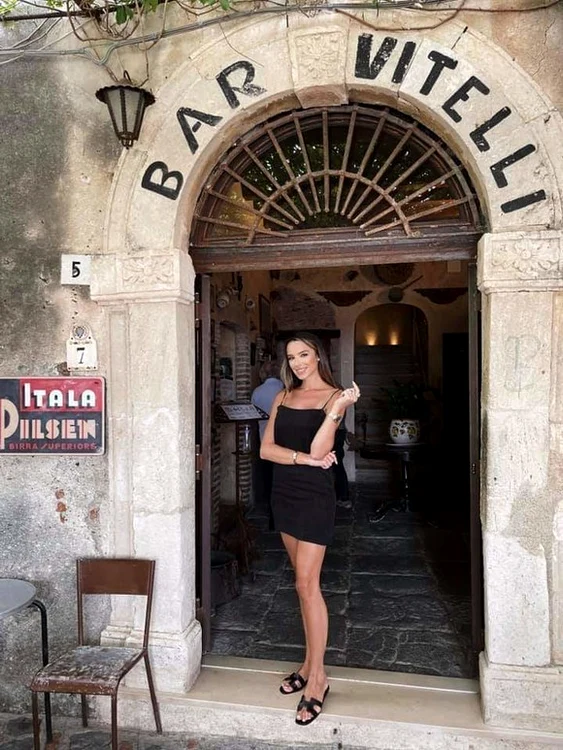 
    Andra Erbașu, la Bar Vitelli din Savocafoto: arhivă personală  