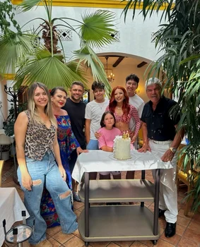 Elena Gheorghe, petrecere cu familia la 40 de ani foto: Instagram 