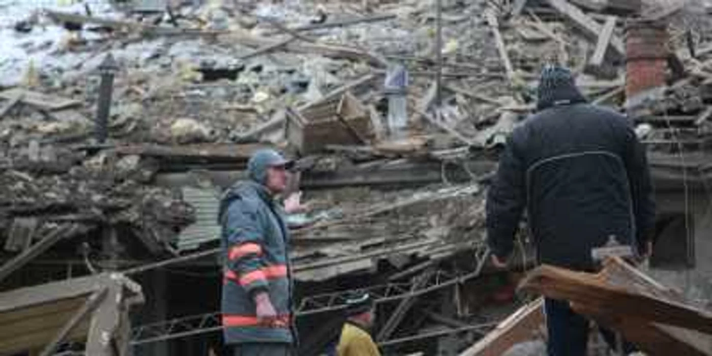 Din imobilul de pe Paris a rămas numai moloz în urma exploziei