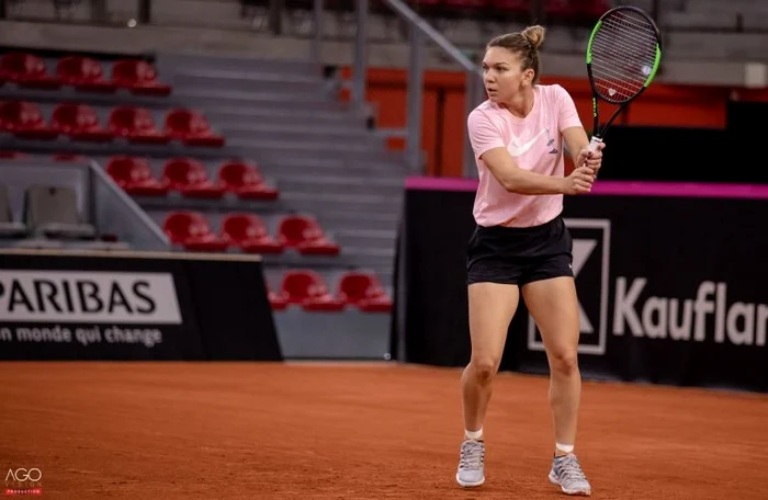 
    Simona Halep, la primul antrenament la RouenFoto: Facebook  