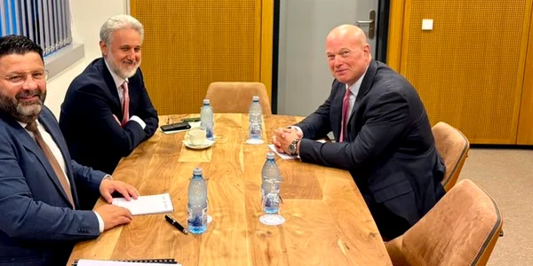 Marius lazurca si  Matt Whitaker Foto X Dan Neculaescu jpg