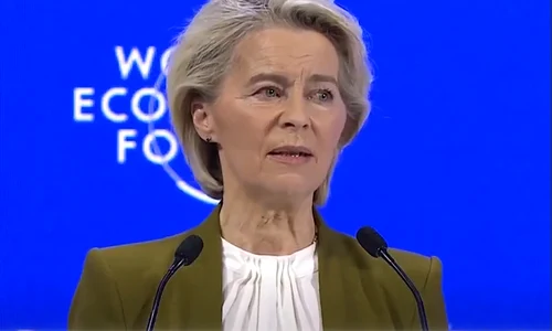 Ursula von der lyen  la Davos captura x comisia europeana png