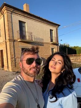 Cum au ajuns Gabriela Cristea și Tavi Clonda să își cumpere o casă în Italia / foto: Facebook