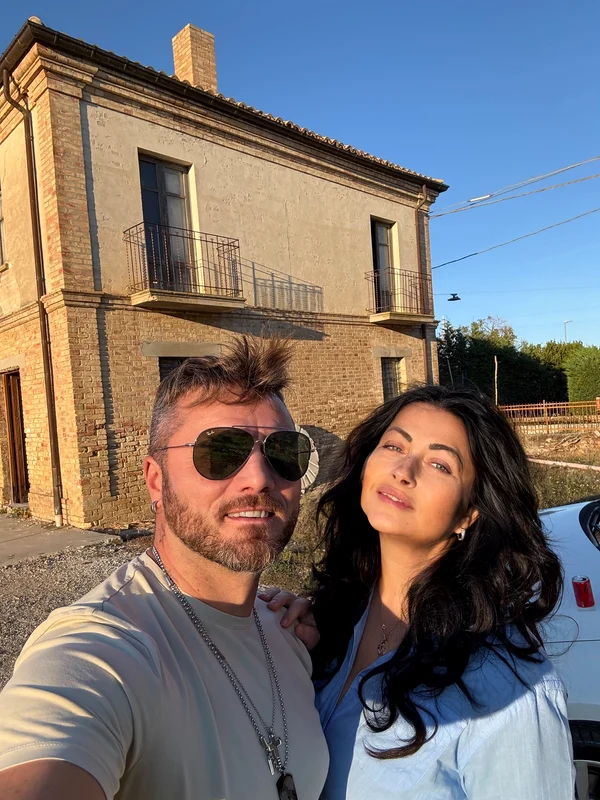 Cum au ajuns Gabriela Cristea și Tavi Clonda să își cumpere o casă în Italia / foto: Facebook
