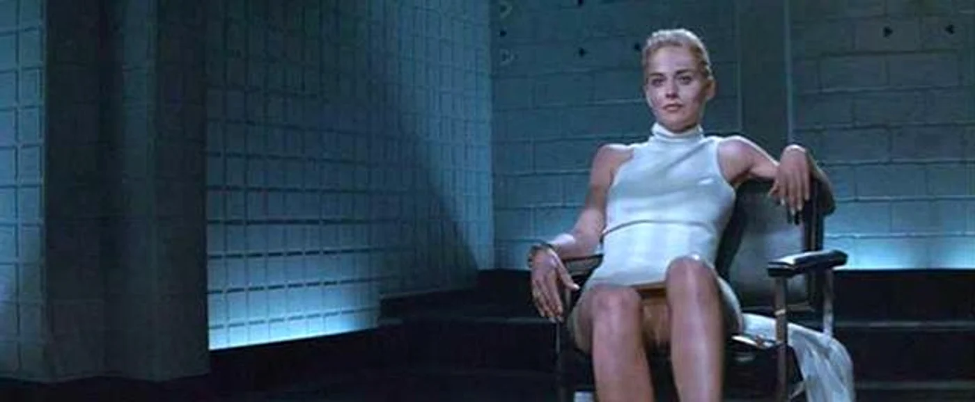 Sharon Stone în scena din "Instinct Primar" care a făcut-o celebră