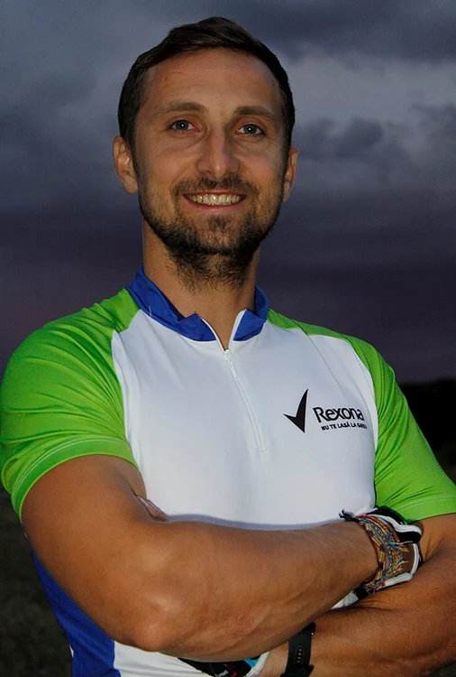 
    Dani Oțil  
