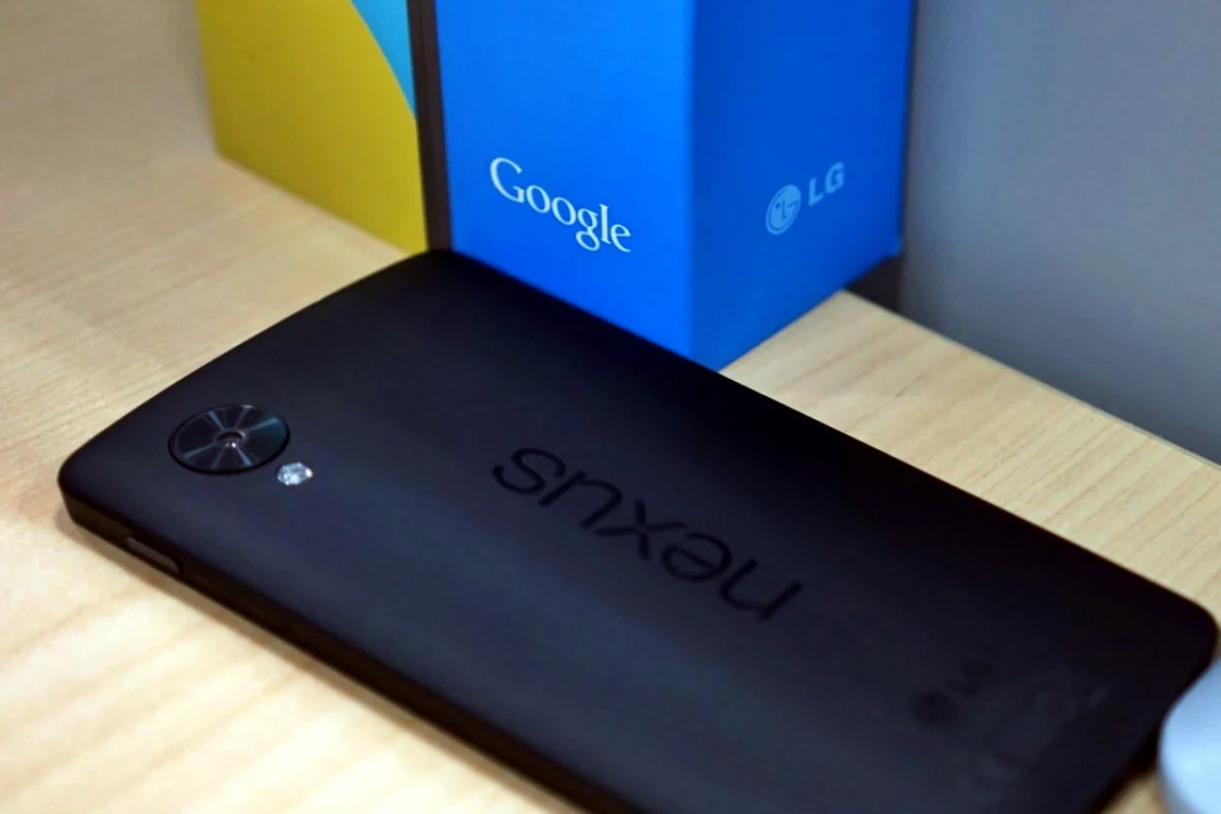 LG Nexus 5 va reveni în 2015 într-o altă carcasă, cu alte dotări. FOTO Răzvan Băltăreţu/Adevărul