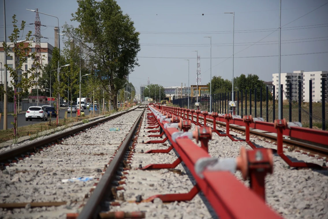 Linia de metrou de la Tudor Arghezi funcționează la suprafață. foto: Facebook