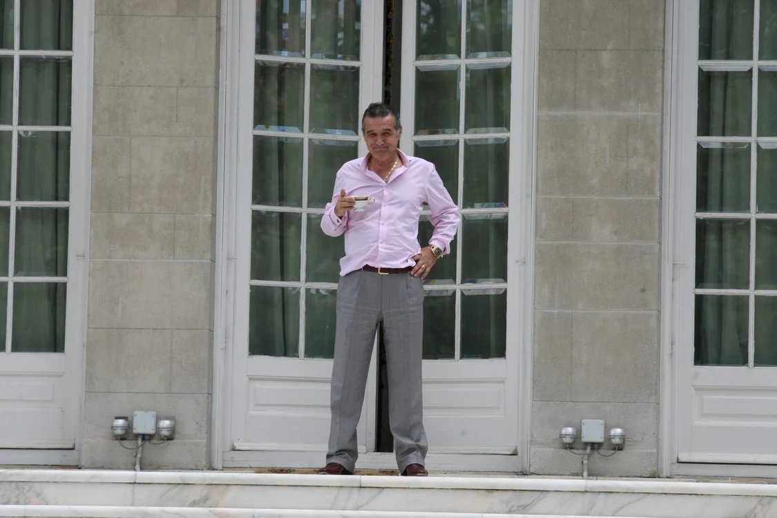 Gigi Becali i-a lăsat fără cuvinte pe eroii Stelei de la Sevilla FOTO Adevărul