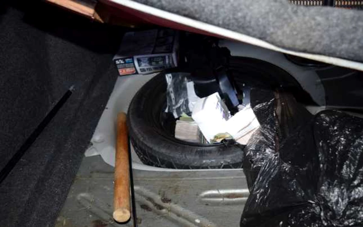 Imagine din maşina unuia dintre bărbaţii implicaţit  FOTO: IPJ Cluj