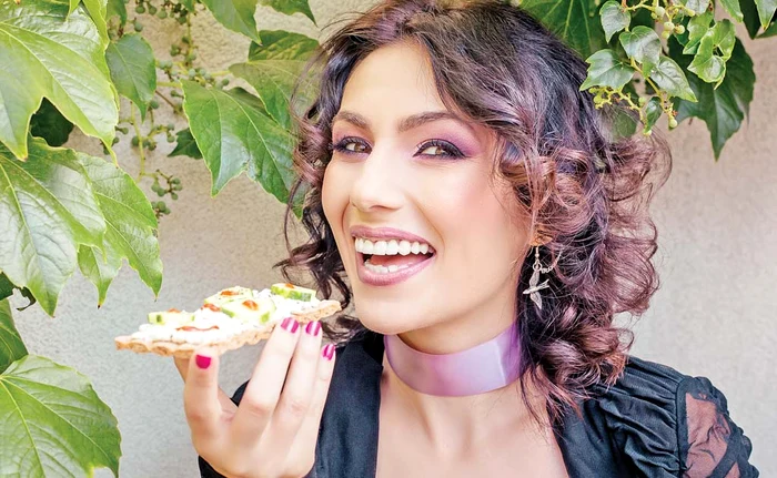 
    Atât mănâncă  artista la micul dejun  