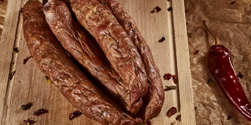 carnati din topor de valcea  Foto madr jpg