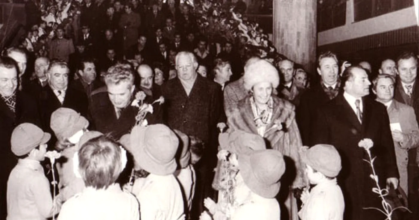 Decembrie 1979. Inaugurarea oficială a metroului din Bucureşti. FOTO Comunismul în România / Muzeul Naţional de Istorie