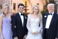 Tiffany Trump alături de soț și de părinții ei jpg