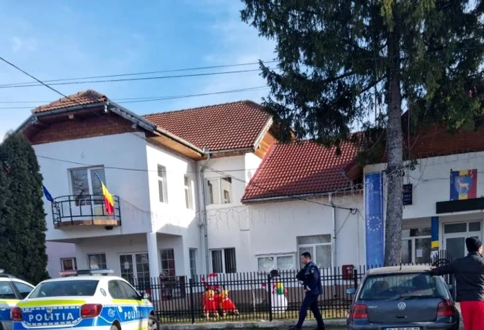 Șase mașini ale Primăriei Albeni, din Gorj, au fost puse sub sechestru Foto: pandurul.ro