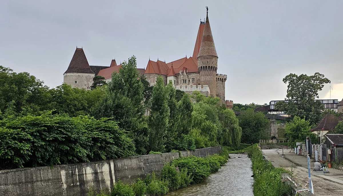 Castelul Corvinilor (FOTO: Daniel Guță)