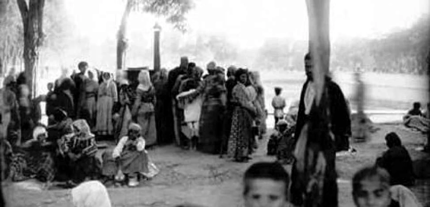 Armeni pribegi în 1915 Sursa foto www.genocide-museum.am