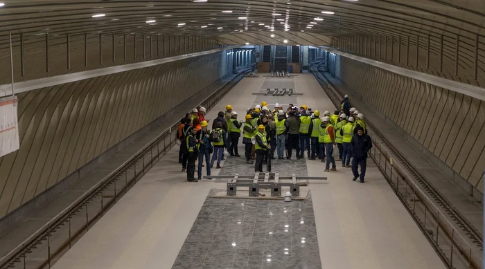 
    Reprezentanții mai multor instituții ale statului verifică astăzi Magistrala 5, pentru a putea fi făcută recepția   