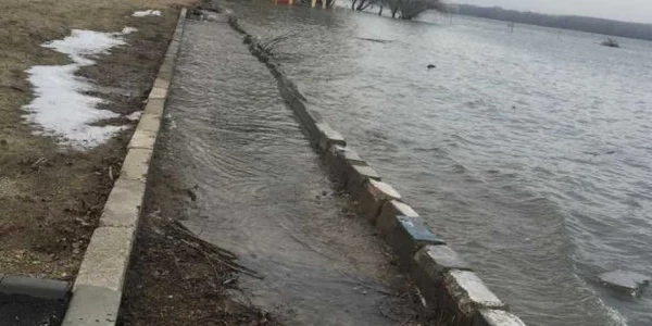 Pista de biciclete a fost amenajată în zona inundabilă  
