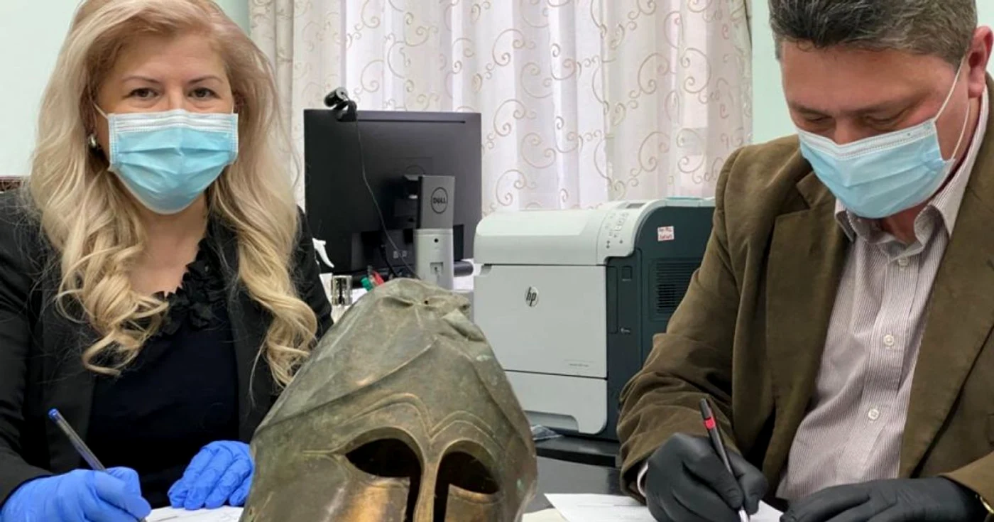Semnare proces verbal primire coif / FOTO Palatul Culturii Iaşi