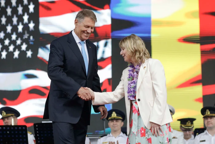 Președintele Klaus Iohannis și ambasadorul SUA în România, Kathleen Kavaleak Foto ilustrativă Arhivă