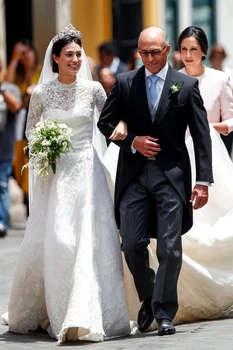 GettyImages 932889062 The bride Alessandra de Osma and arrives with her father Felipe de Osma Berckemeyer jpeg