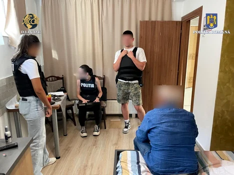 Italian prins în flagrant, Cluj Napoca, în timp ce vindea cocaină- Foto DIICOT