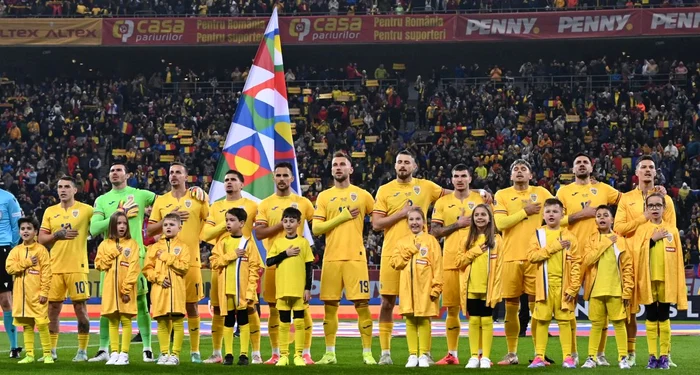 Naționala României, la imnuri (FOTO: Sportpictures)