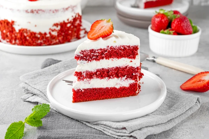 Tort Red Velvet Foto shutterstock 2185183307 jpg