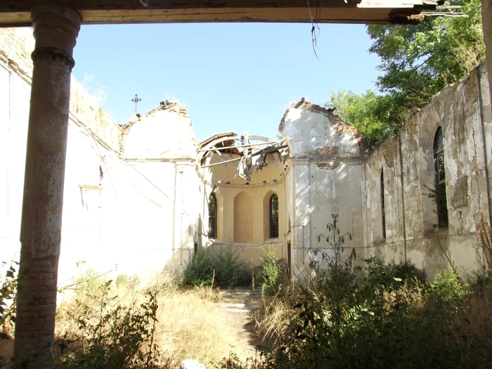 Ce a mai rămas din Biserica Catolică din Malcoci FOTO Mariana Iancu