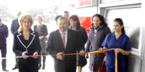 Preşedintele CJ Gheorghe Bunea Stancu şi managerul Spitalului Judeţean, Rodica Sin au tăiat panglica inaugurală