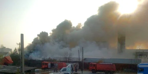 Coloana de fum avea zeci de metri înălţime