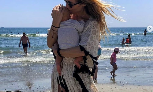 flavia mihasan a slabit dupa nastere png