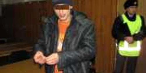 Botoşani: Tânăr drogat cu etnobotanice 