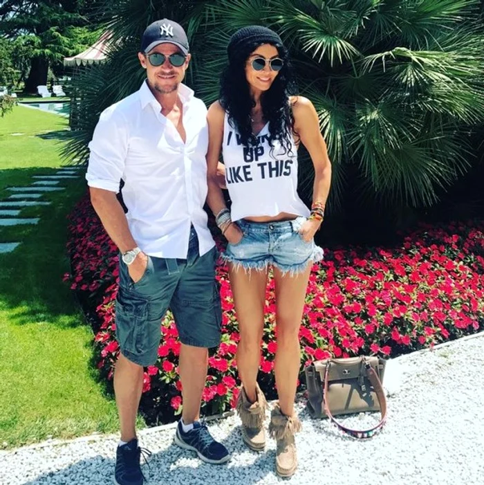 Mihaela Rădulescu a gafat atunci când a ales să poarte cizme şi căciulă în toiul verii, iar Iulia nu a iertat alegerea vestimentară