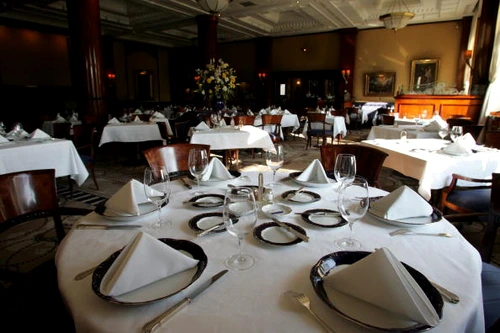 Sala principală a restaurantului Gundel